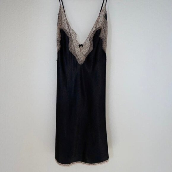 Satin Chantilly Lace Low Back Slip Black